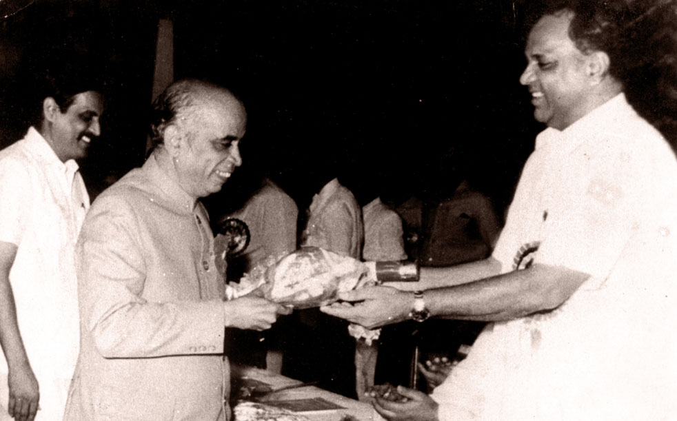 Bal Sir was awarded by the then Chief Minister Hon’ble Shri Sharad Pawar, the Maharashtra Best Teachers Award